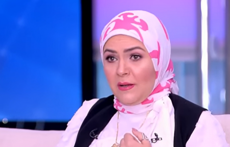 منال عبد اللطيف تكشف تفاصيل معاناتها بعد الحجاب